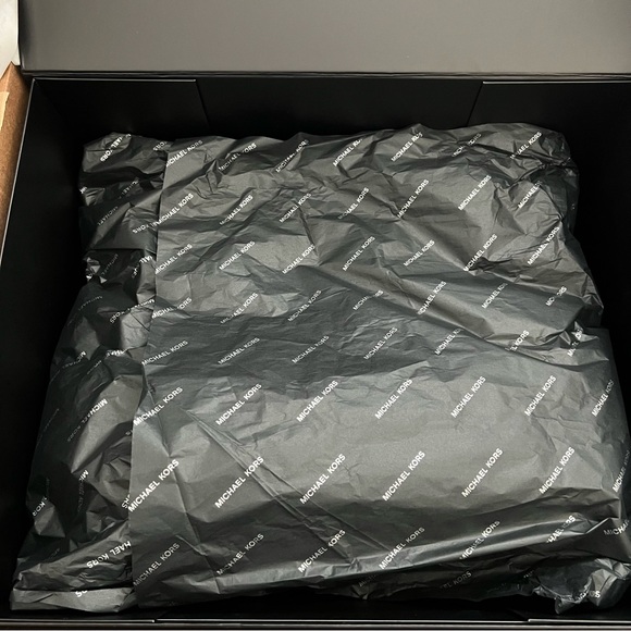 MICHAEL Michael Kors Whitney Black Quilted Gold Chain-Handle Shoulder Tote - Picture 13 of 15